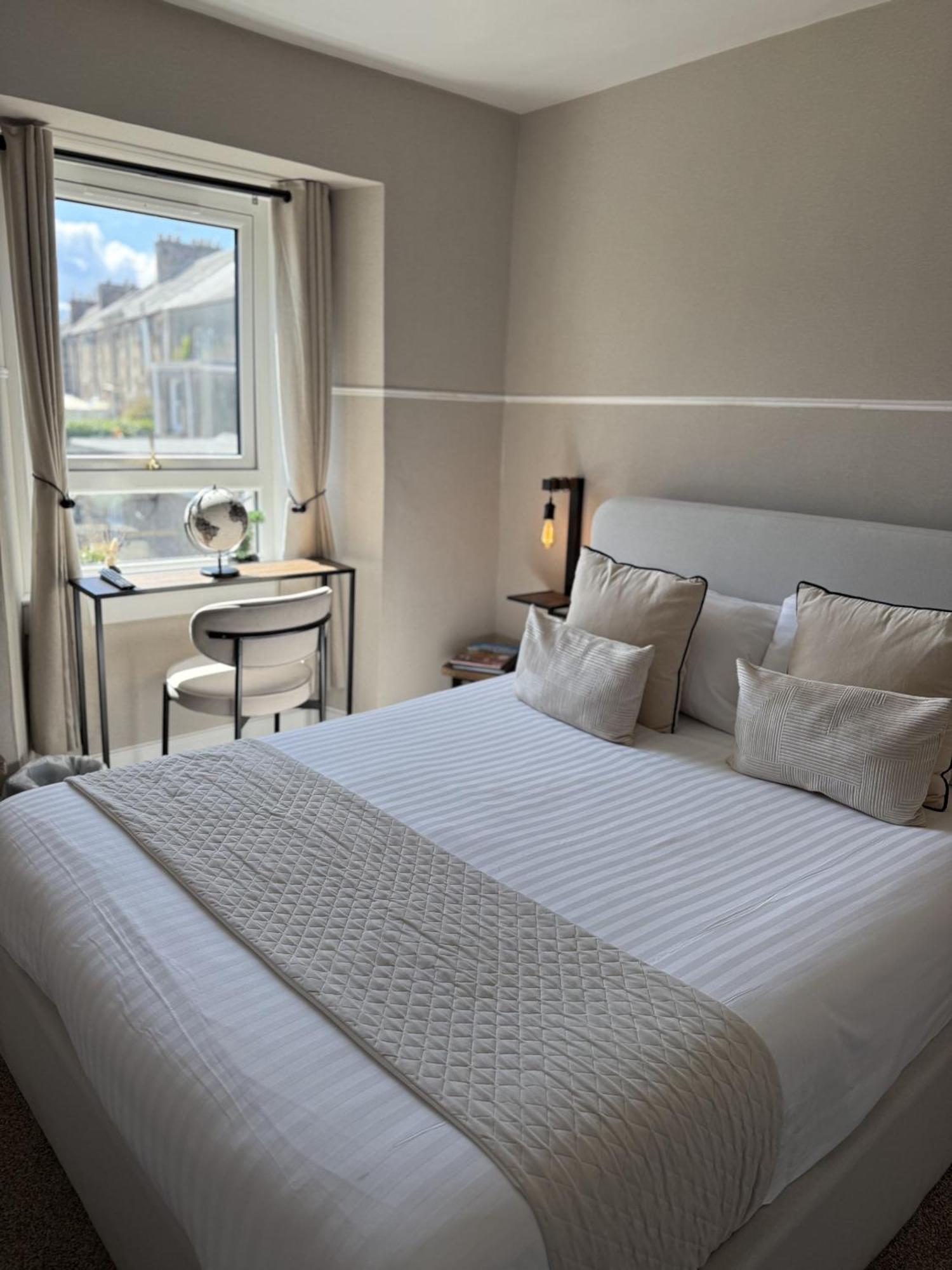 The Glendevon Hotel Auchterarder Room photo